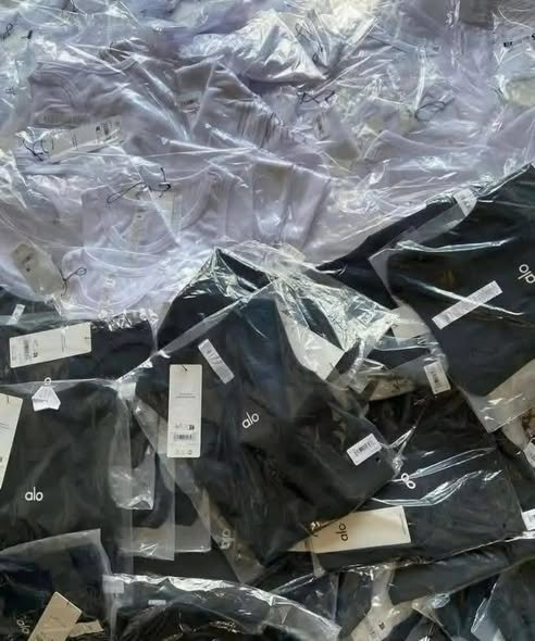 ALO YOGA CLOTHING PALLETS - Image 3
