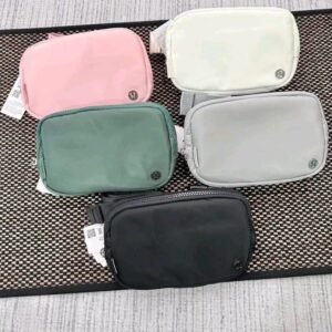 Lululemon Clothing, bags & accessories Pallets!