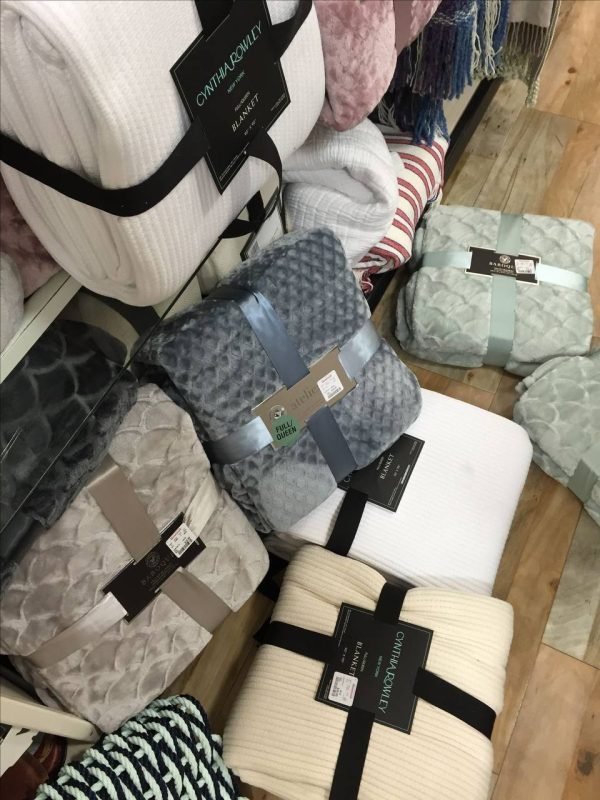 Bedding Items Wholesale Pallet - Image 2